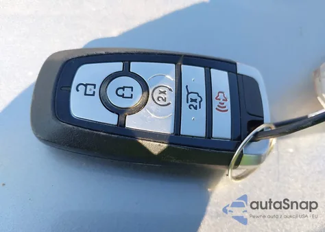 2024 Ford Edge Titanium z USA, uszkodzony, nr VIN 2FMPK4K94RBA89171